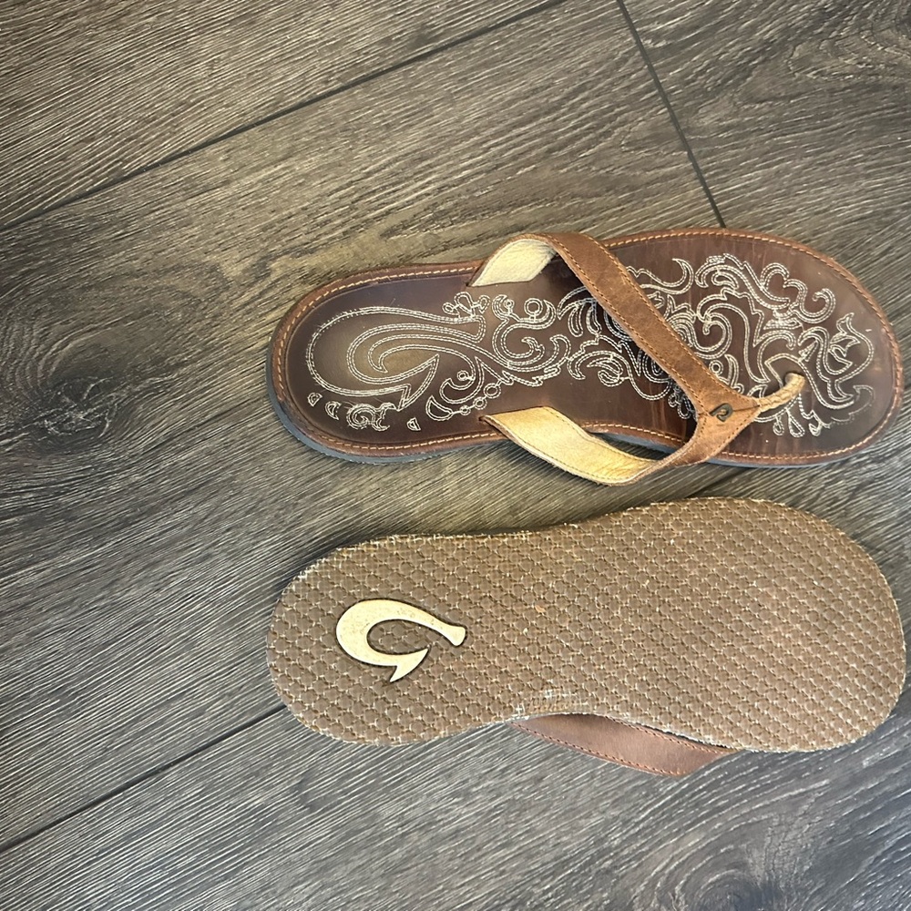 O Luka I Brown leather  Flip Flops with Paisley Design